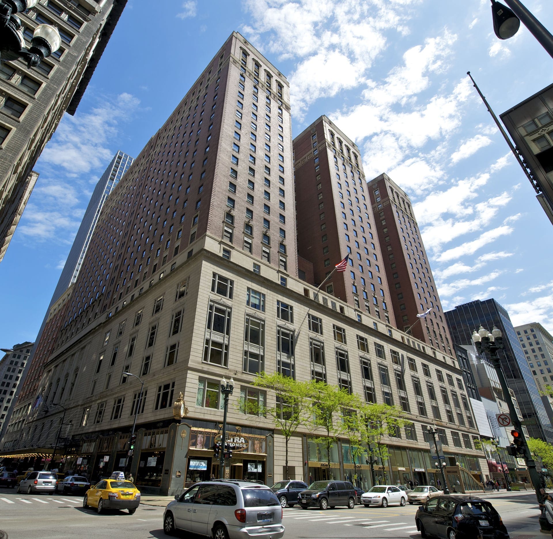 PH Exterior_NW corner of State&Monroe crop11_14_Web-min